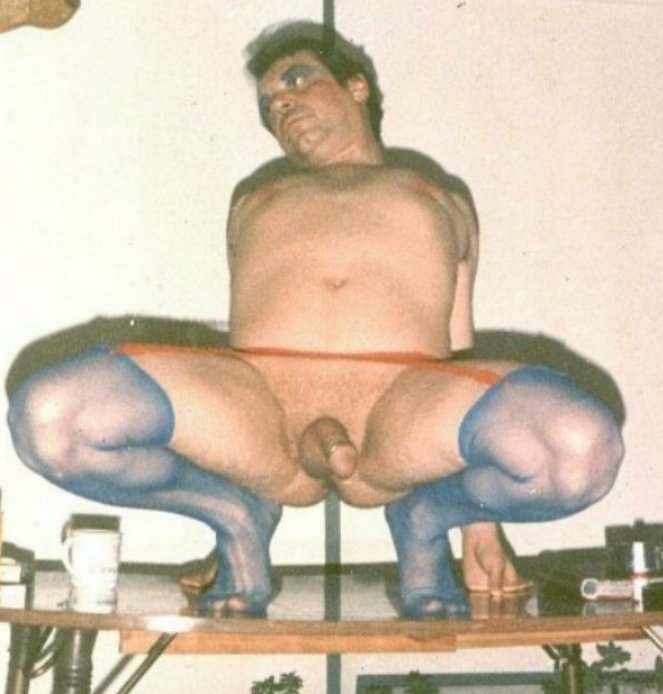 tonyslave-naked-in-blue-nylons-table