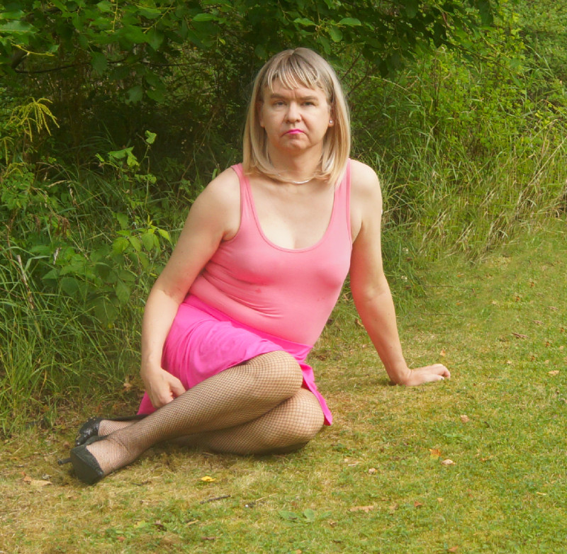 sissyjen-pink-skirt-05