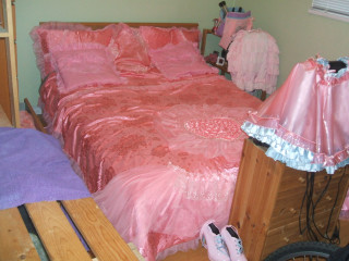 Sissy bed/room