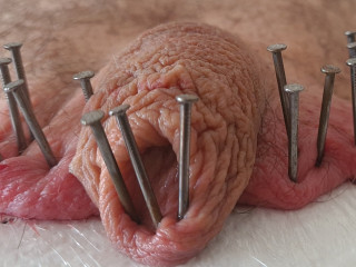 22121