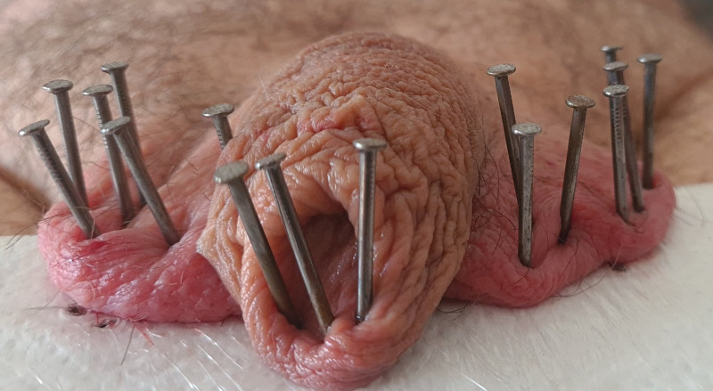 22121