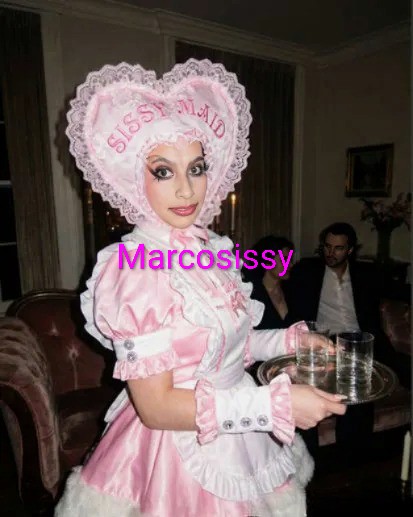 marcosissy-sissy-waitress-public